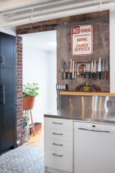 Interior da cozinha com um nicho: Nós decoramos o espaço da cozinha corretamente (na parede, sob a janela, no canto)