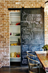 Interior da cozinha com um nicho: Nós decoramos o espaço da cozinha corretamente (na parede, sob a janela, no canto)