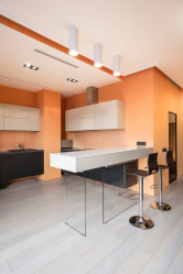 Interior da cozinha com um nicho: Nós decoramos o espaço da cozinha corretamente (na parede, sob a janela, no canto)