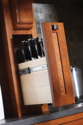 Interior da cozinha com um nicho: Nós decoramos o espaço da cozinha corretamente (na parede, sob a janela, no canto)