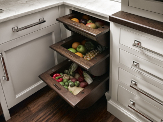 Interior da cozinha com um nicho: Nós decoramos o espaço da cozinha corretamente (na parede, sob a janela, no canto)