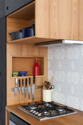 Interior da cozinha com um nicho: Nós decoramos o espaço da cozinha corretamente (na parede, sob a janela, no canto)