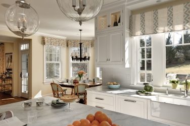 Design de cortinas de lambrequim na cozinha (145 + Foto): não é uma tarefa fácil, mas factível de registro