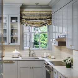 Design de cortinas de lambrequim na cozinha (145 + Foto): não é uma tarefa fácil, mas factível de registro