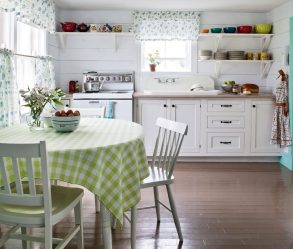 Design de cortinas de lambrequim na cozinha (145 + Foto): não é uma tarefa fácil, mas factível de registro