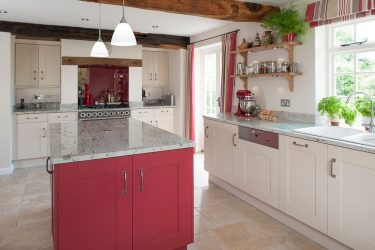 Design de cortinas de lambrequim na cozinha (145 + Foto): não é uma tarefa fácil, mas factível de registro