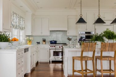 Design de cortinas de lambrequim na cozinha (145 + Foto): não é uma tarefa fácil, mas factível de registro