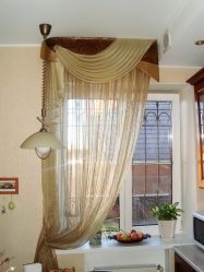 Design de cortinas de lambrequim na cozinha (145 + Foto): não é uma tarefa fácil, mas factível de registro