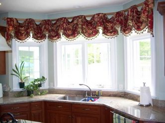 Design de cortinas de lambrequim na cozinha (145 + Foto): não é uma tarefa fácil, mas factível de registro