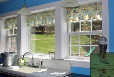 Design de cortinas de lambrequim na cozinha (145 + Foto): não é uma tarefa fácil, mas factível de registro