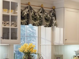 Design de cortinas de lambrequim na cozinha (145 + Foto): não é uma tarefa fácil, mas factível de registro