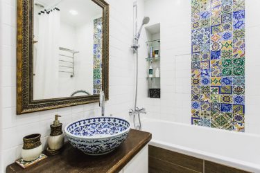 Design de moda moderna de uma pequena casa de banho em 2017 - O que você precisa saber?