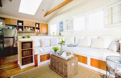 วิธีการวางโซฟาขนาดเล็กในห้องครัว? 200+ (Photos) การตกแต่งภายในห้องครัวแสนสบาย
