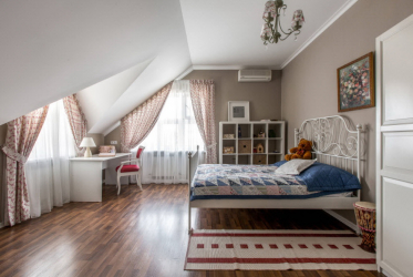 Como equipar o sótão da casa: Características que precisam ser levadas em conta (170+ Fotos do quarto, banheiro, berçário)