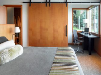 Portas interiores no interior do apartamento (305+ fotos): opções elegantes e modernas