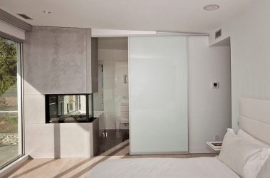 Portas interiores no interior do apartamento (305+ fotos): opções elegantes e modernas