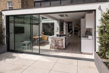 Portas interiores no interior do apartamento (305+ fotos): opções elegantes e modernas