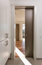 Portas interiores no interior do apartamento (305+ fotos): opções elegantes e modernas