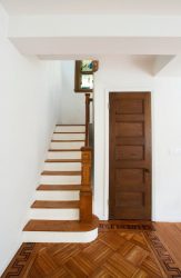 Portas interiores no interior do apartamento (305+ fotos): opções elegantes e modernas
