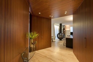 Portas interiores no interior do apartamento (305+ fotos): opções elegantes e modernas