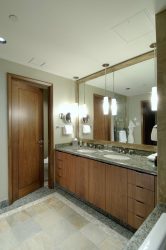 Portas interiores no interior do apartamento (305+ fotos): opções elegantes e modernas