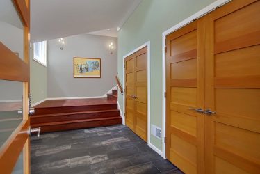 Portas interiores no interior do apartamento (305+ fotos): opções elegantes e modernas
