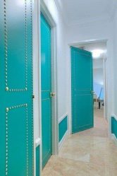 Portas interiores no interior do apartamento (305+ fotos): opções elegantes e modernas