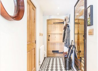 Opções interiores no Corredor: mais de 225 designs fotográficos (pedra / laminado / azulejo / fresco). Qual cor da parede é melhor?