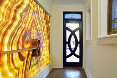 Opções interiores no Corredor: mais de 225 designs fotográficos (pedra / laminado / azulejo / fresco).Qual cor da parede é melhor?
