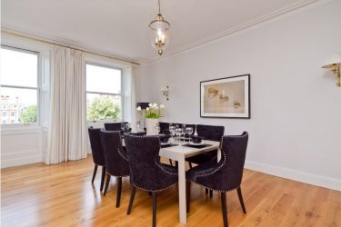 Mesa oval na cozinha - Versão universal para qualquer interior (mais de 210 fotos de modelos deslizantes, de vidro e de madeira)