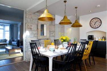 Mesa oval na cozinha - Versão universal para qualquer interior (mais de 210 fotos de modelos deslizantes, de vidro e de madeira)