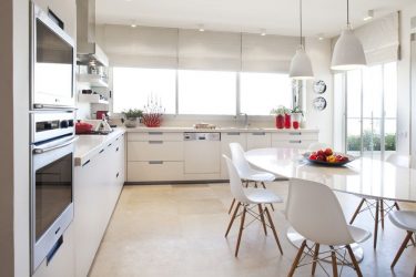 Mesa oval na cozinha - Versão universal para qualquer interior (mais de 210 fotos de modelos deslizantes, de vidro e de madeira)