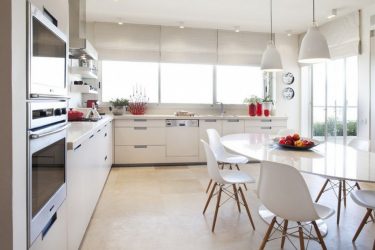 Mesa oval na cozinha - Versão universal para qualquer interior (mais de 210 fotos de modelos deslizantes, de vidro e de madeira)
