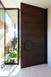 Portas de entrada de plástico em uma casa privada (145 + Foto): Como fazer e de forma segura e bonita?