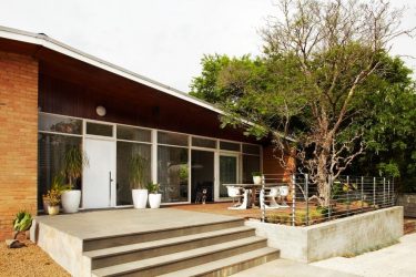 Portas de entrada de plástico em uma casa privada (145 + Foto): Como fazer e de forma segura e bonita?
