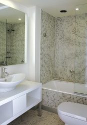 Azulejo para uma pequena casa de banho (mais de 150 Design Fotos): A combinação ideal de estilo e decoração