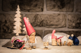 Crafts from plastic and cork stoppers (130+ Photos): Making unique items with your own hands