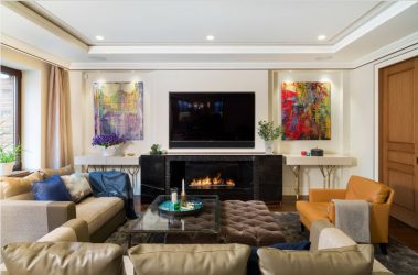 Prateleira de TV na parede (295+ fotos): nuances de design (articulada, canto, vidro)