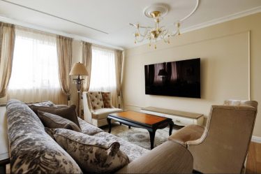Prateleira de TV na parede (295+ fotos): nuances de design (articulada, canto, vidro)