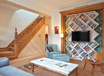Prateleira de TV na parede (295+ fotos): nuances de design (articulada, canto, vidro)