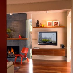 Prateleira de TV na parede (295+ fotos): nuances de design (articulada, canto, vidro)