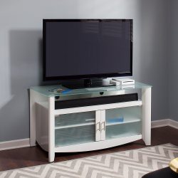 Prateleira de TV na parede (295+ fotos): nuances de design (articulada, canto, vidro)