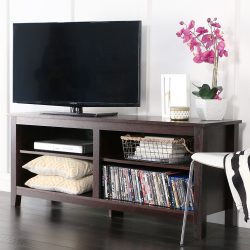 Prateleira de TV na parede (295+ fotos): nuances de design (articulada, canto, vidro)