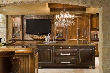 Prateleira de TV na parede (295+ fotos): nuances de design (articulada, canto, vidro)