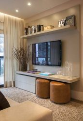 Prateleira de TV na parede (295+ fotos): nuances de design (articulada, canto, vidro)