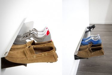 Hall de entrada com prateleiras para sapatos e roupas As mãos: 125 + opções de foto (com um assento, com um cabide, com um banquinho e não só)