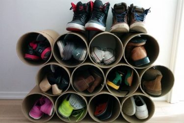 Hall de entrada com prateleiras para sapatos e roupas As mãos: 125 + opções de foto (com um assento, com um cabide, com uma banqueta e não só)