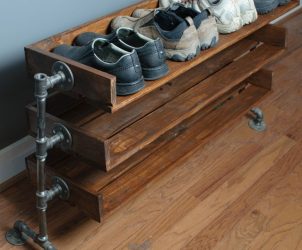 Hall de entrada com prateleiras para sapatos e roupas As mãos: 125 + opções de foto (com um assento, com um cabide, com uma banqueta e não só)