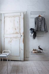 Hall de entrada com prateleiras para sapatos e roupas As mãos: 125 + opções de foto (com um assento, com um cabide, com uma banqueta e não só)