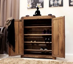 Hall de entrada com prateleiras para sapatos e roupas As mãos: 125 + opções de foto (com um assento, com um cabide, com uma banqueta e não só)